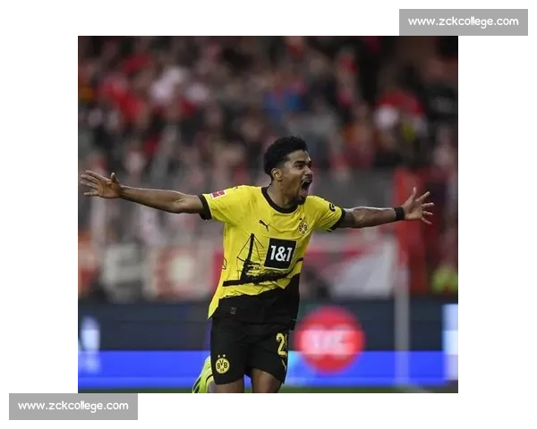 曼城截胡维拉 16 岁中场天才!劳里加盟开启蓝月青训新篇章