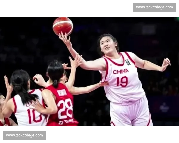 央 5 直播中国女篮海口迎战澳大利亚：张子宇内线强攻，宫鲁鸣战术大考！